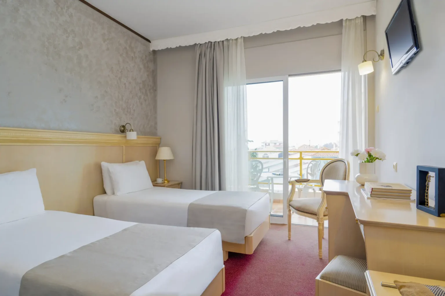 Standard Double Room with Side Sea View (8)