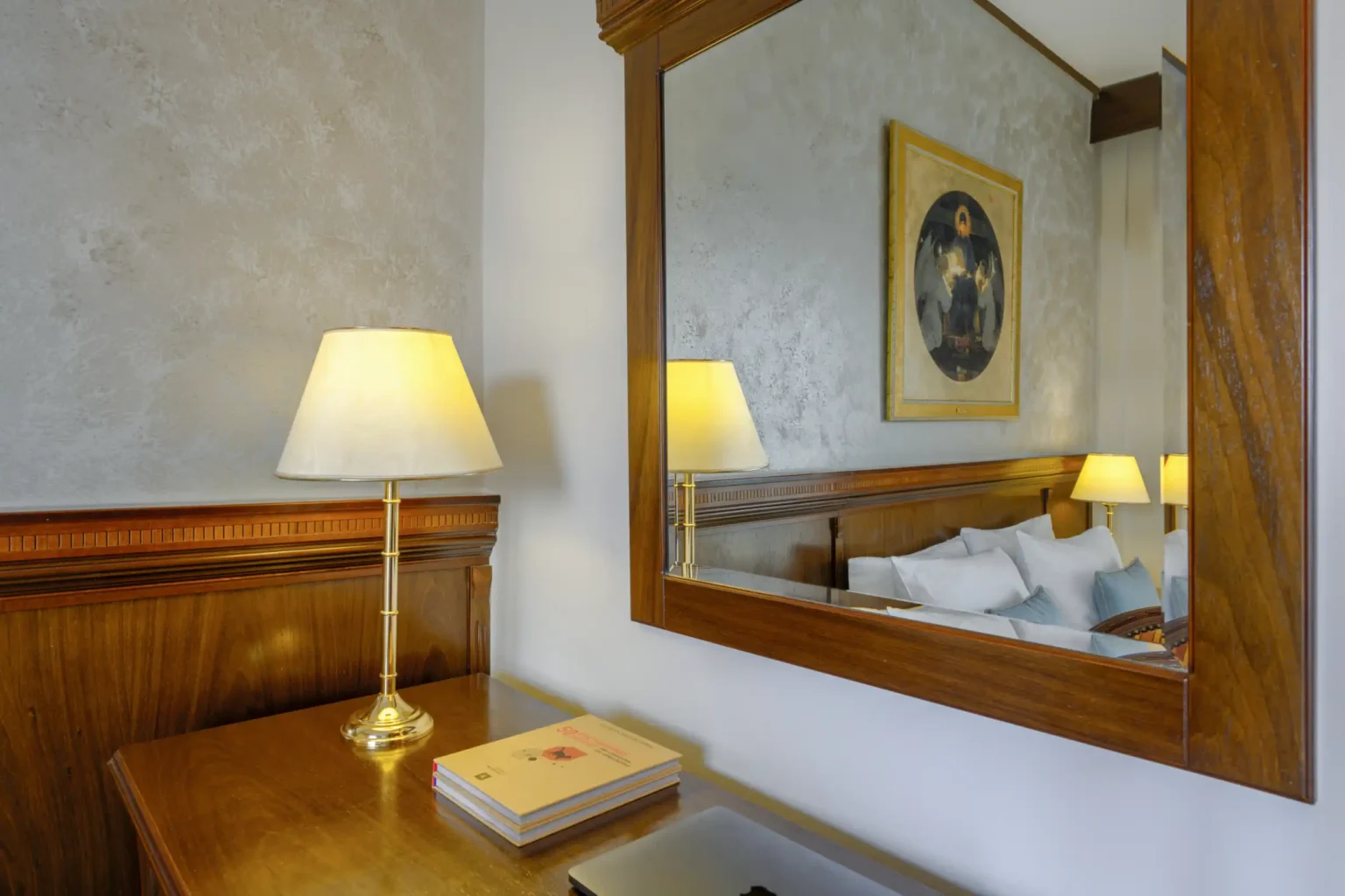 Standard Single Room with Side Sea View (3)