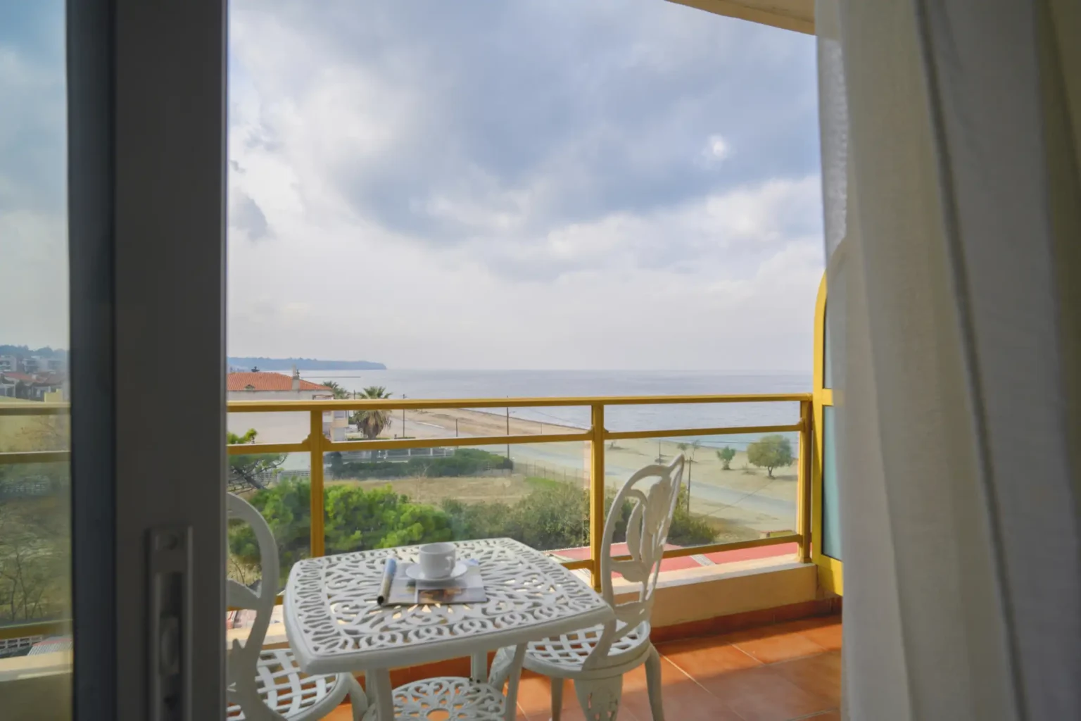 Standard Single Room with Side Sea View (4)