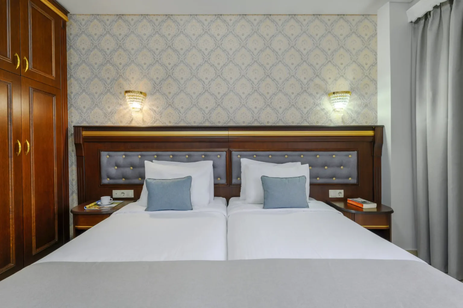 Superior Double Room with Side Sea View (3)