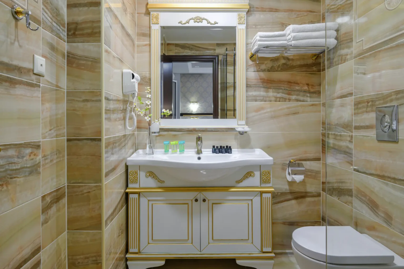 Superior Family Room with Garden View (7)