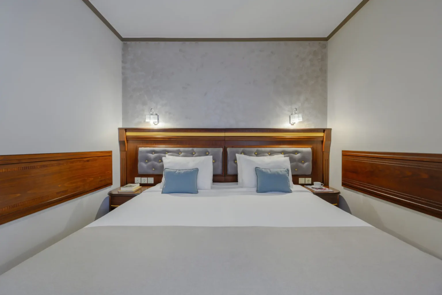 Superior Family Room with Side Sea View (2)