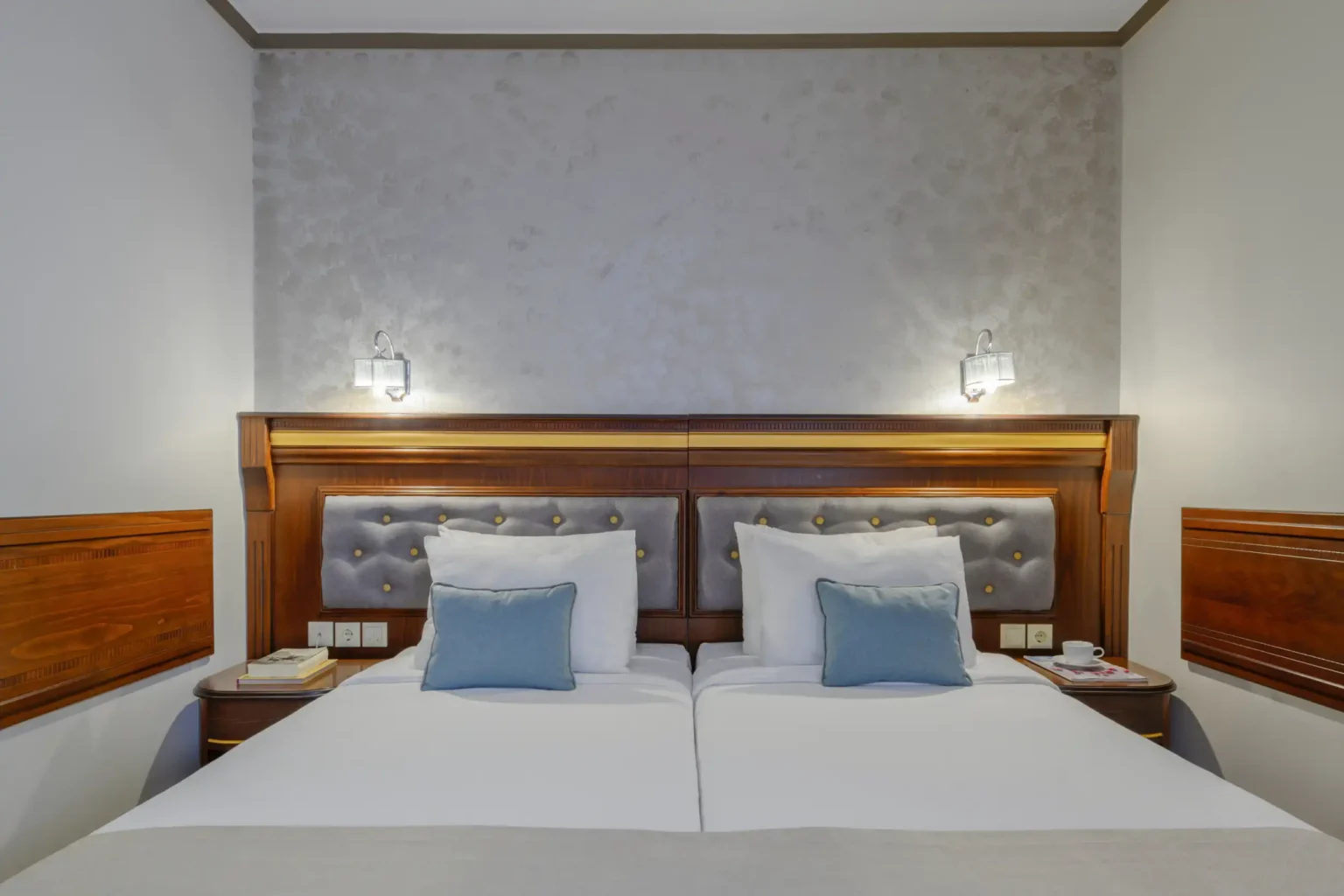 Superior Family Room with Side Sea View (3)