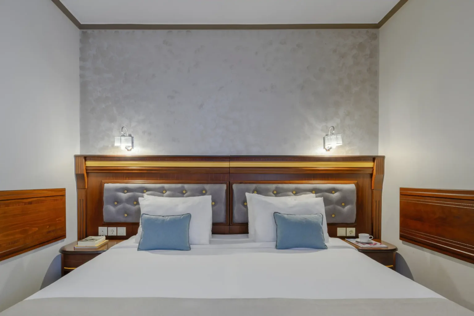 Superior Family Room with Side Sea View (4)