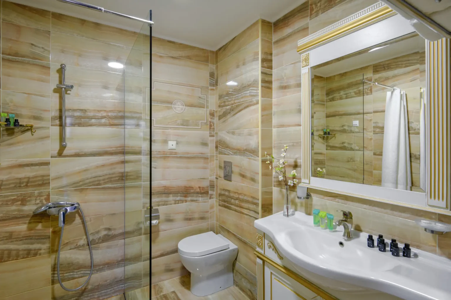 Superior Triple Room with Side Sea View (4)